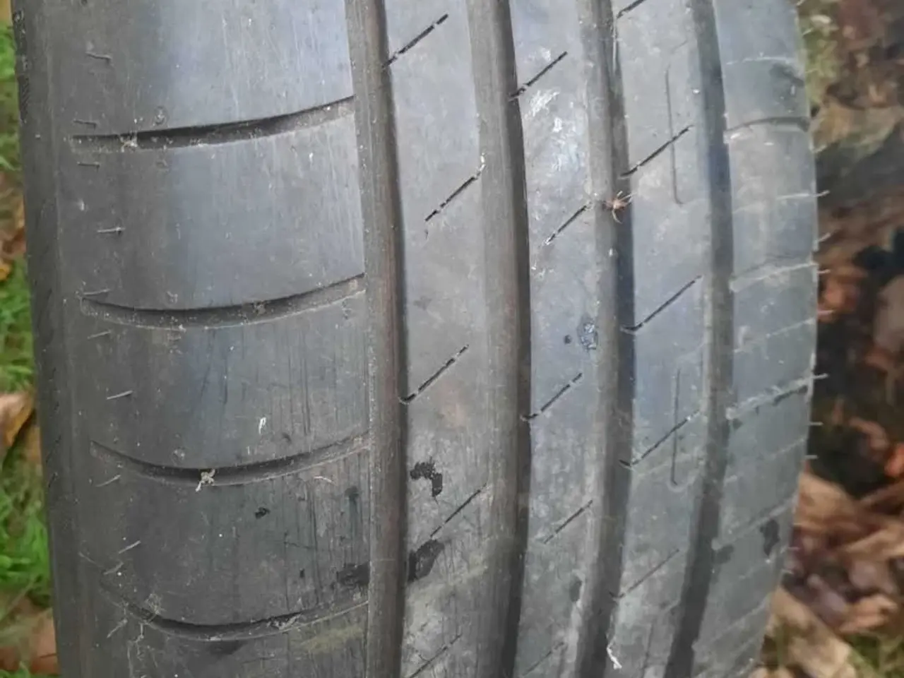 Billede 1 - Sommerdæk, Goodyear, Efficent Grip 215 / 65 / R16