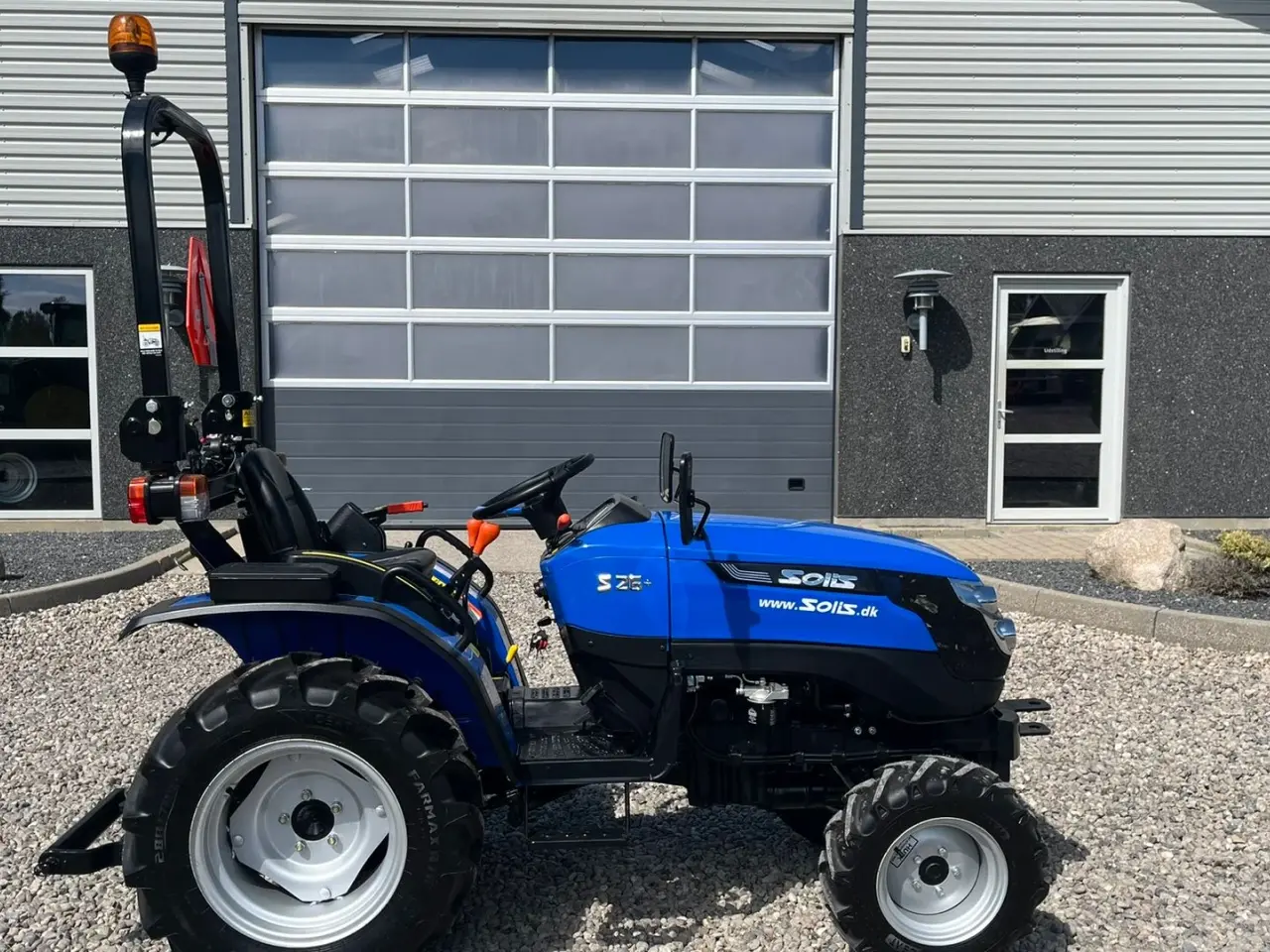 Billede 7 - Solis S26 6+2 Gearmaskine med Servostyring og brede traktorhjul
