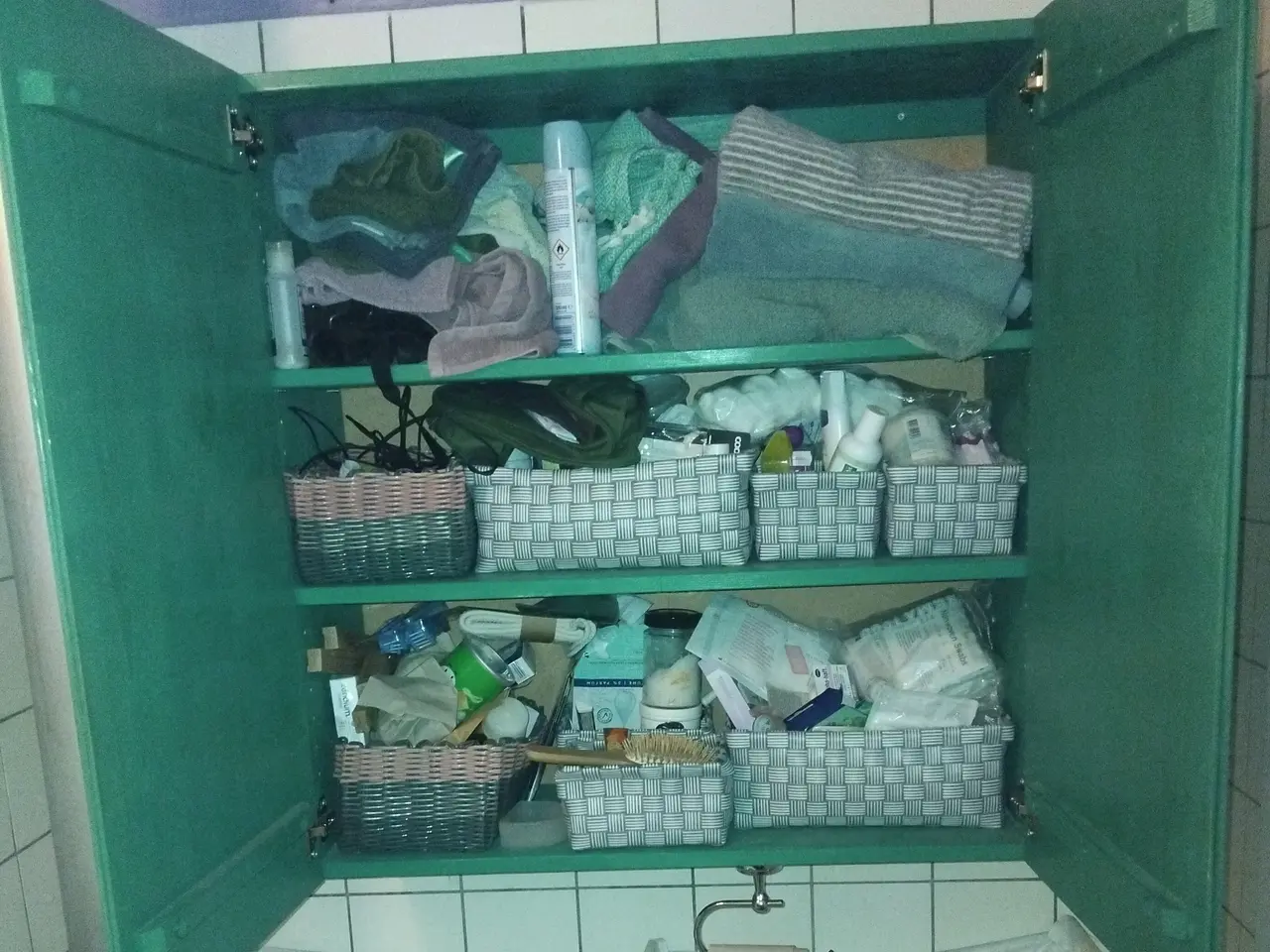 Billede 2 - Ikea skab i solidt træ