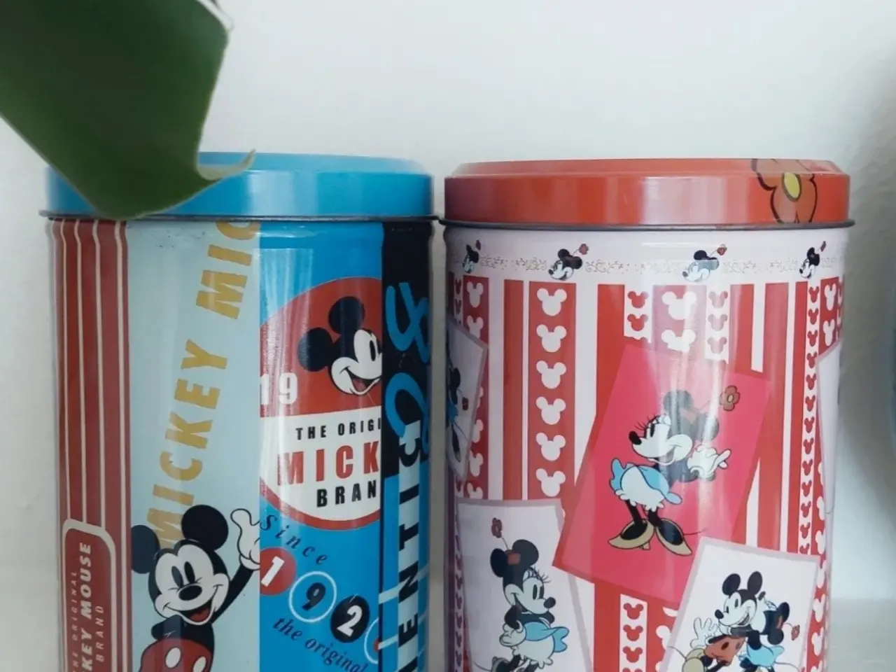 Billede 1 - 2 matchende retro metaldåser med Mickey & Minnie 