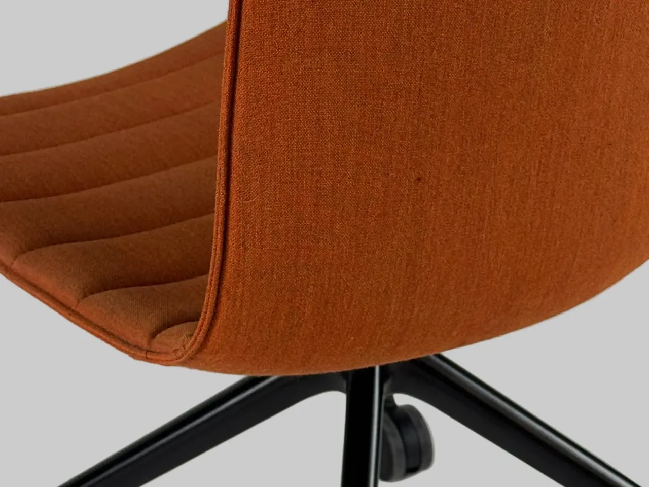 Billede 6 - Arper Catifa 46 Stol – Orange/Sort Stel