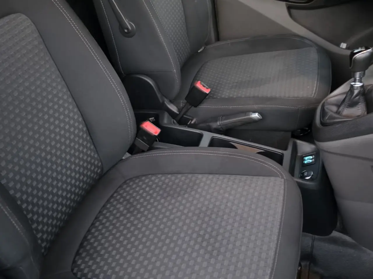 Billede 10 - Godt udstyret ford transit connct
