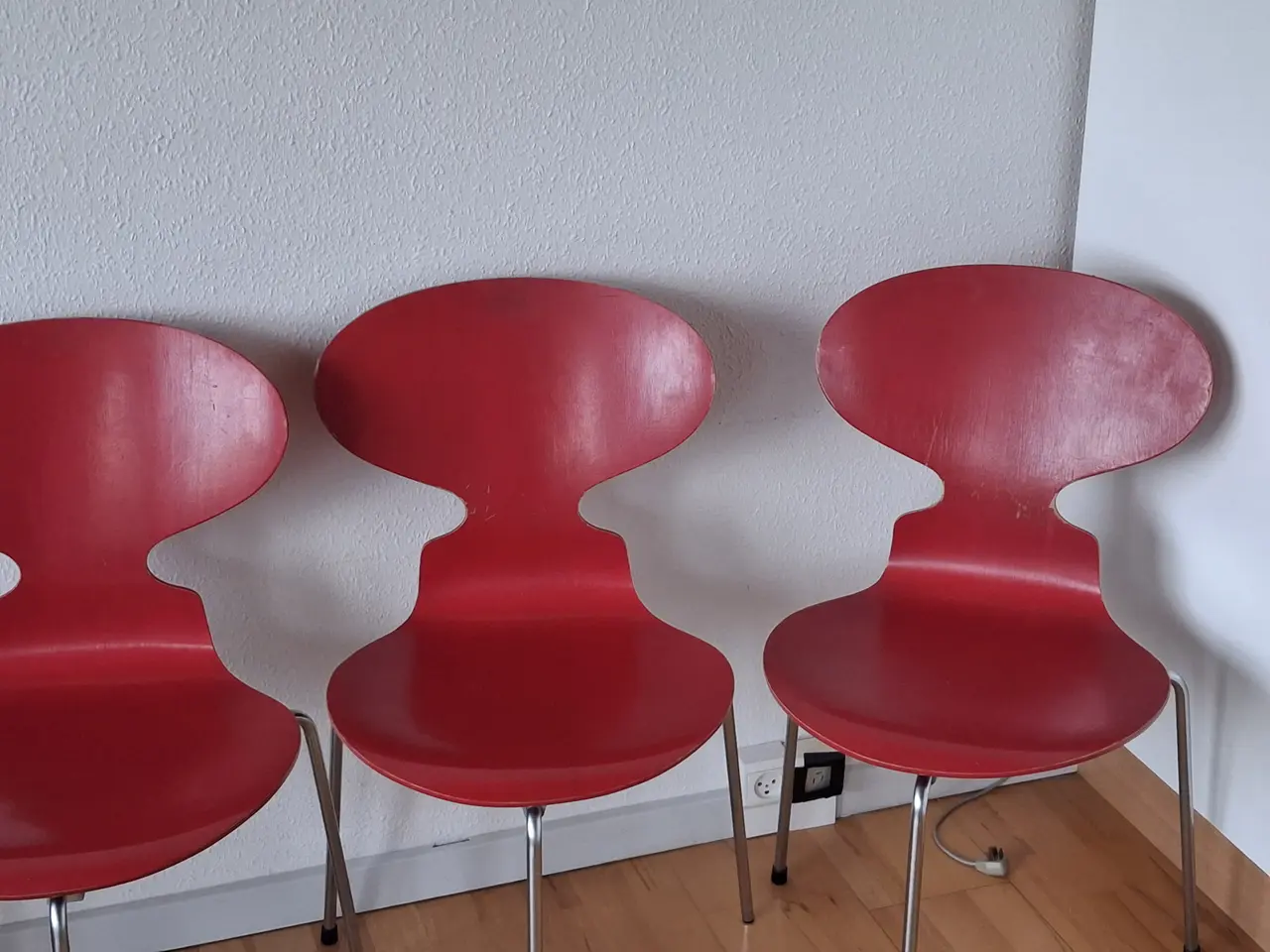 Billede 2 - Piet Hein bord og 8 myrestole på 3 ben