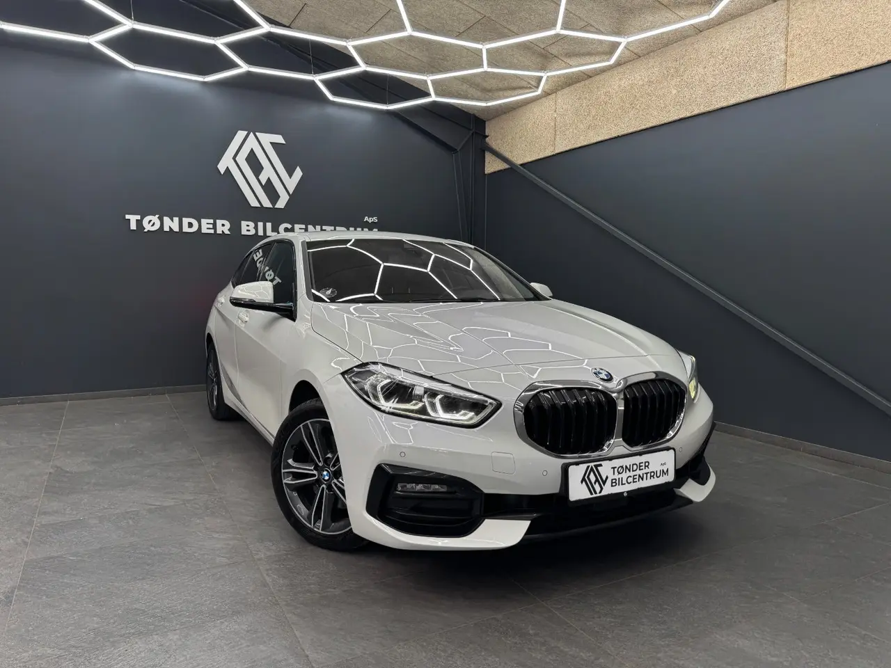 Billede 1 - BMW 118d 2,0 Sport Line aut.