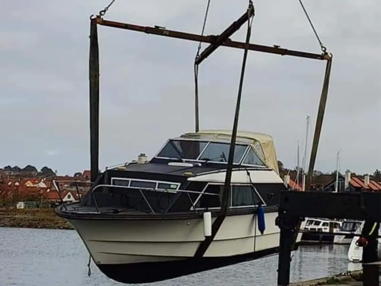 Billede 1 - Fjord 24 Attaché – Klassisk kvalitetsmotorbåd med 