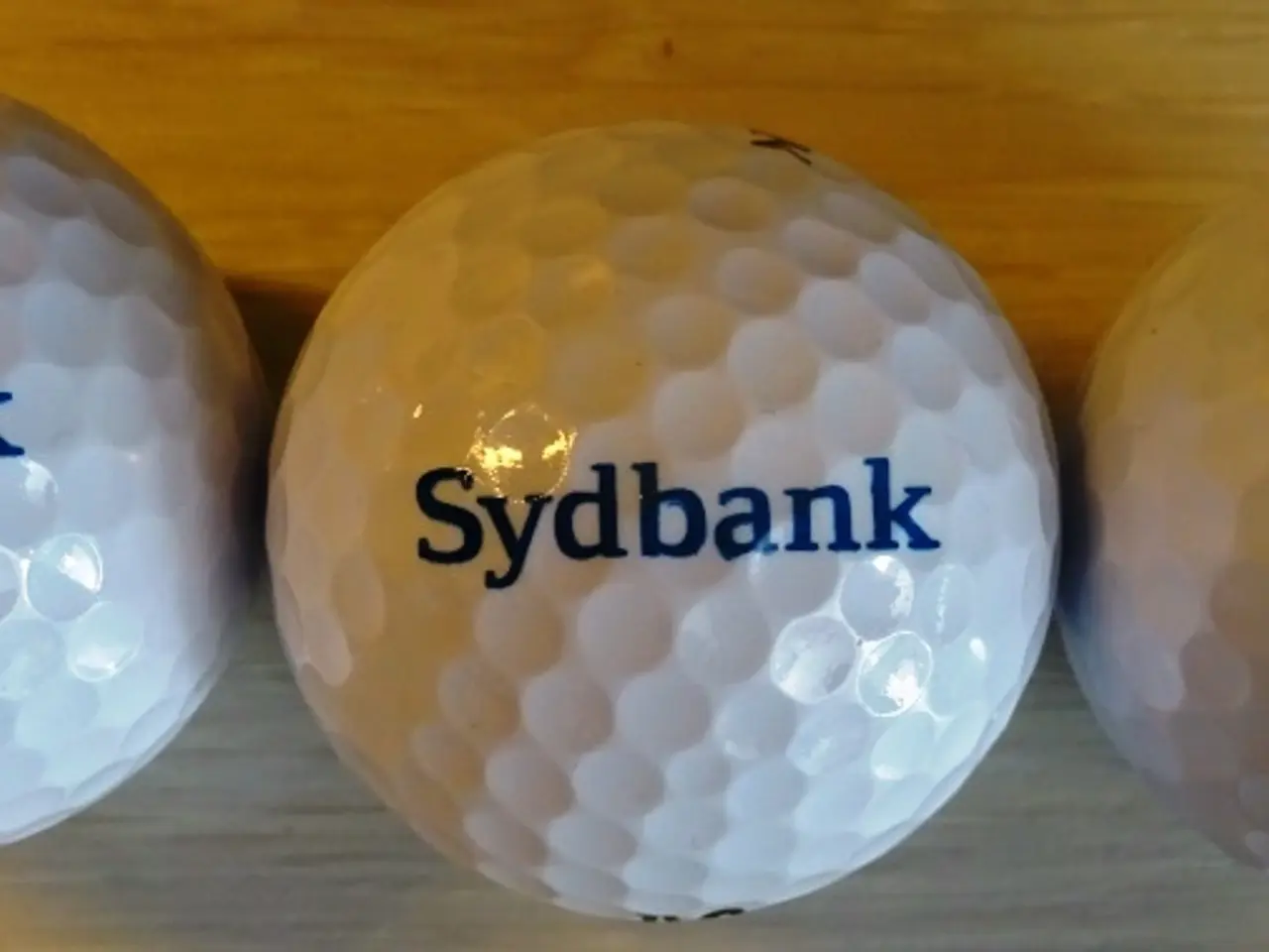 Billede 2 - Golfbolde. med LOGO