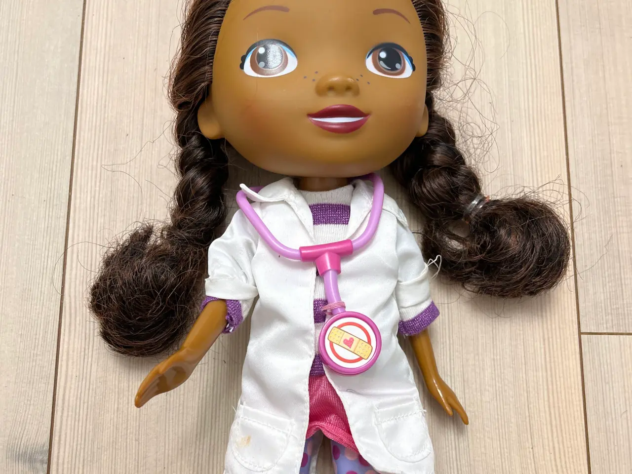 Billede 1 - Dukke Doktor Mcstuffins