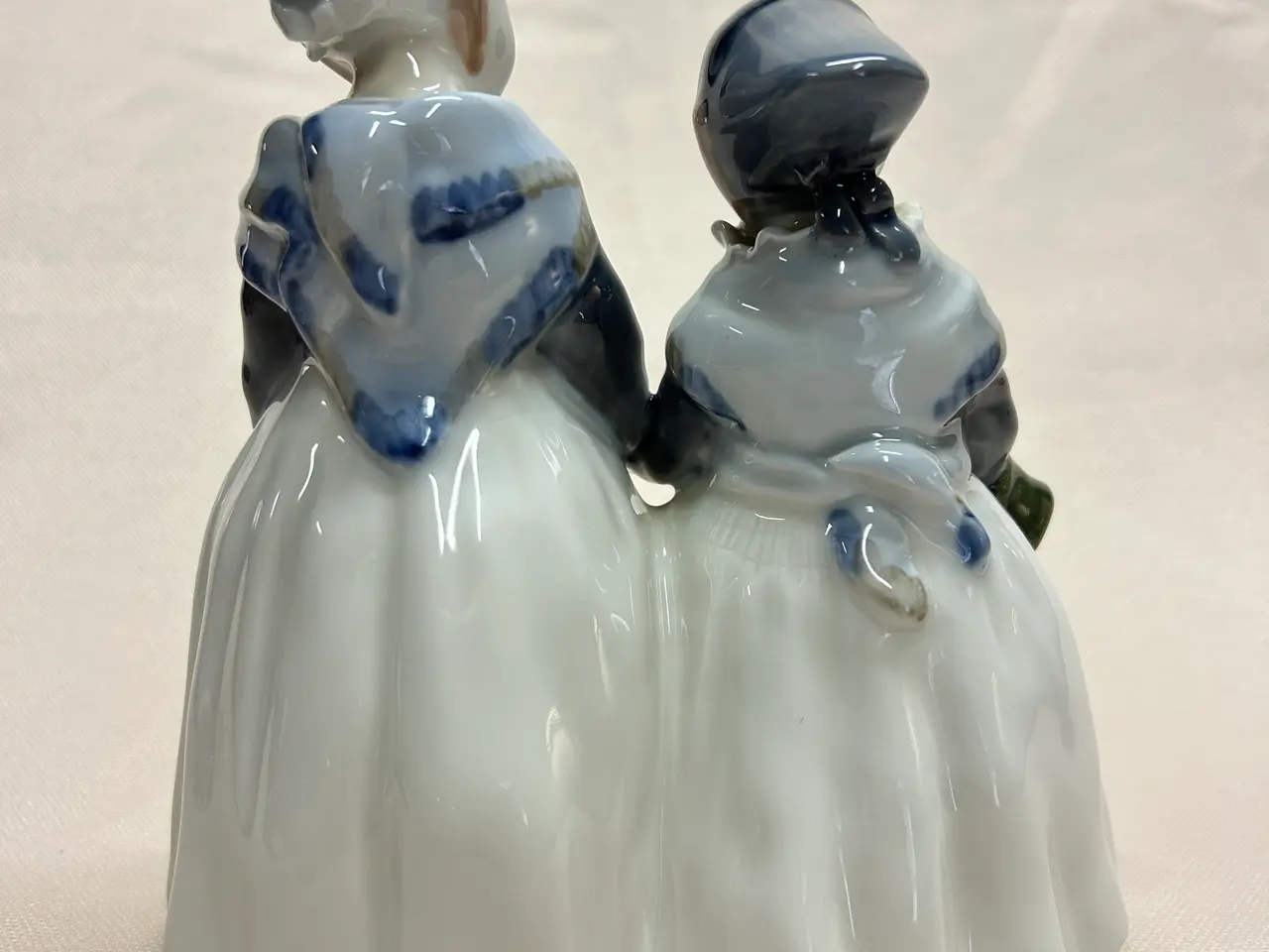 Billede 2 - Royal Copenhagen figur – Amagerpiger.