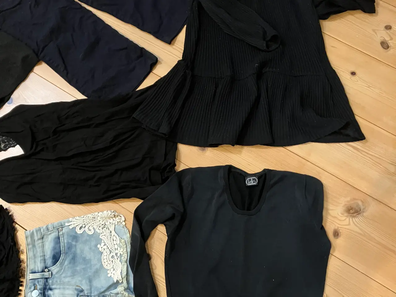 Billede 6 - Bluser, toppe, shorts, bukser mm