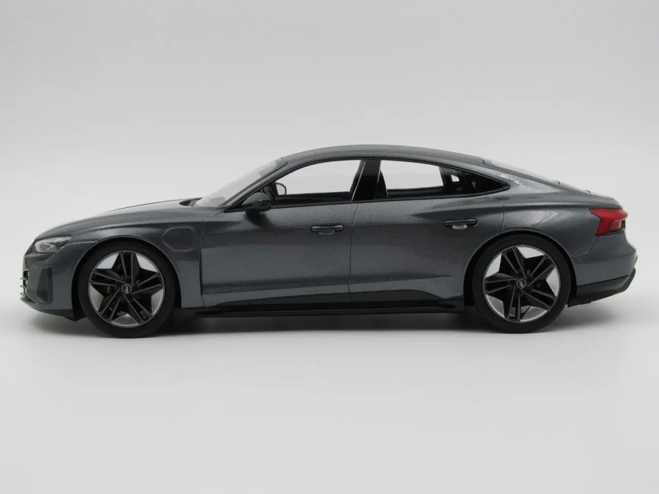 Billede 2 - 2020 Audi RS e-tron GT quattro 1:18