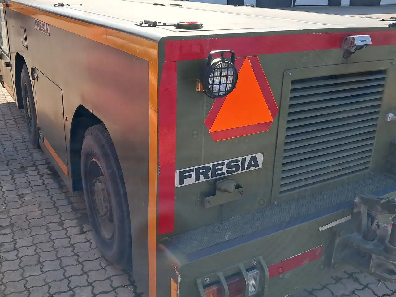 Billede 4 - Fresia Lufthavns SP 100 Flytraktor