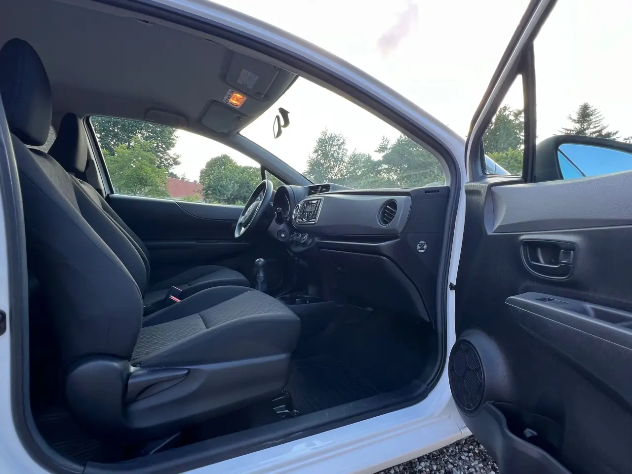Billede 16 - Velholdt Toyota Yaris med lavt kilometer tal