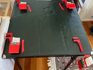 sammenklappelig bridgebord og meldekasser