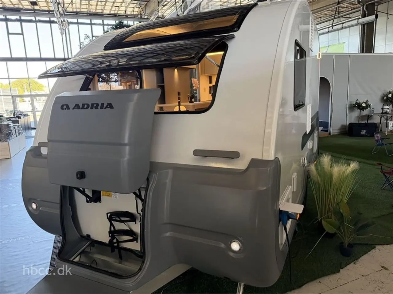 Billede 4 - 2026 - Adria Action 391 LH Classic Adria Action 391 LH Classic – Kompakt designvogn med komfort i fokus