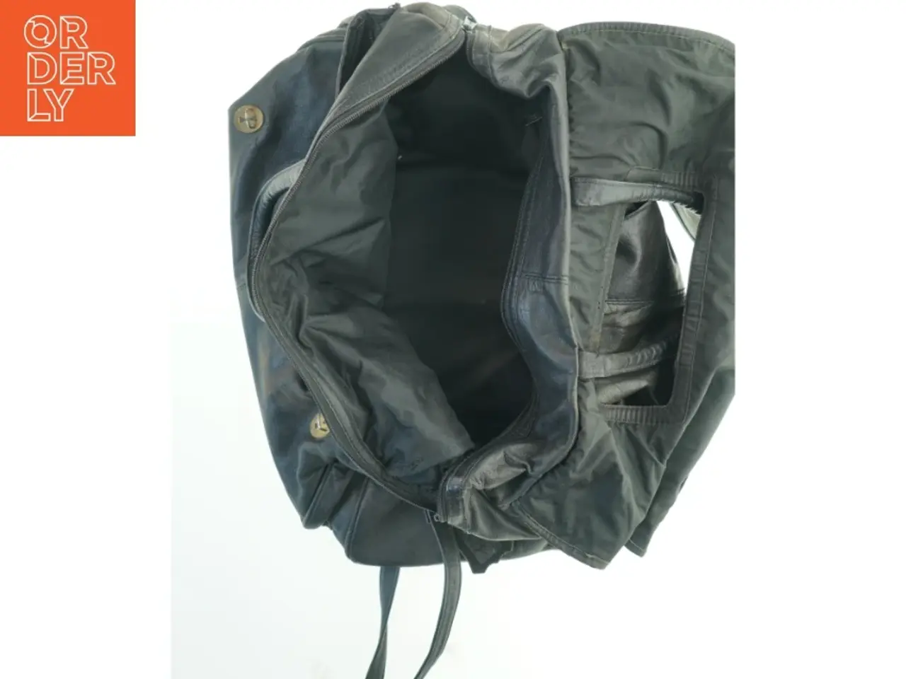 Billede 6 - Sort skuldertaske i læder (str. 47x37x27 cm)
