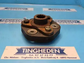 Ford 675 Flange 84037198