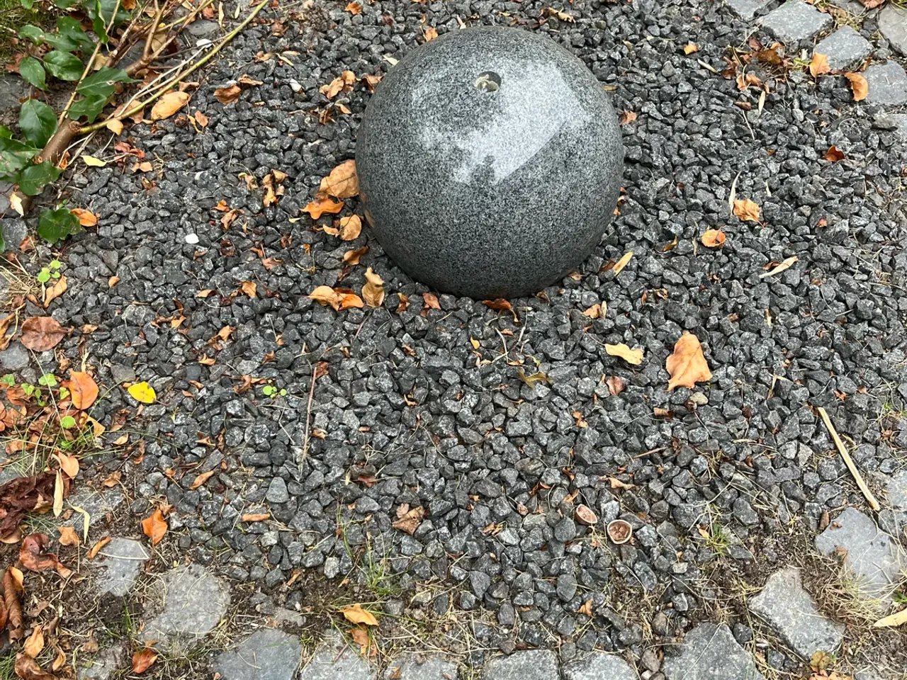 Billede 2 - Granitkugle til lys og/eller vand