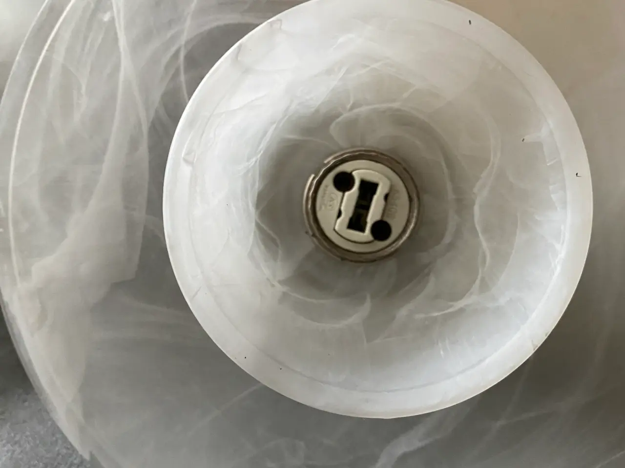 Billede 3 - 2 fine loftslamper med marmoreret glas
