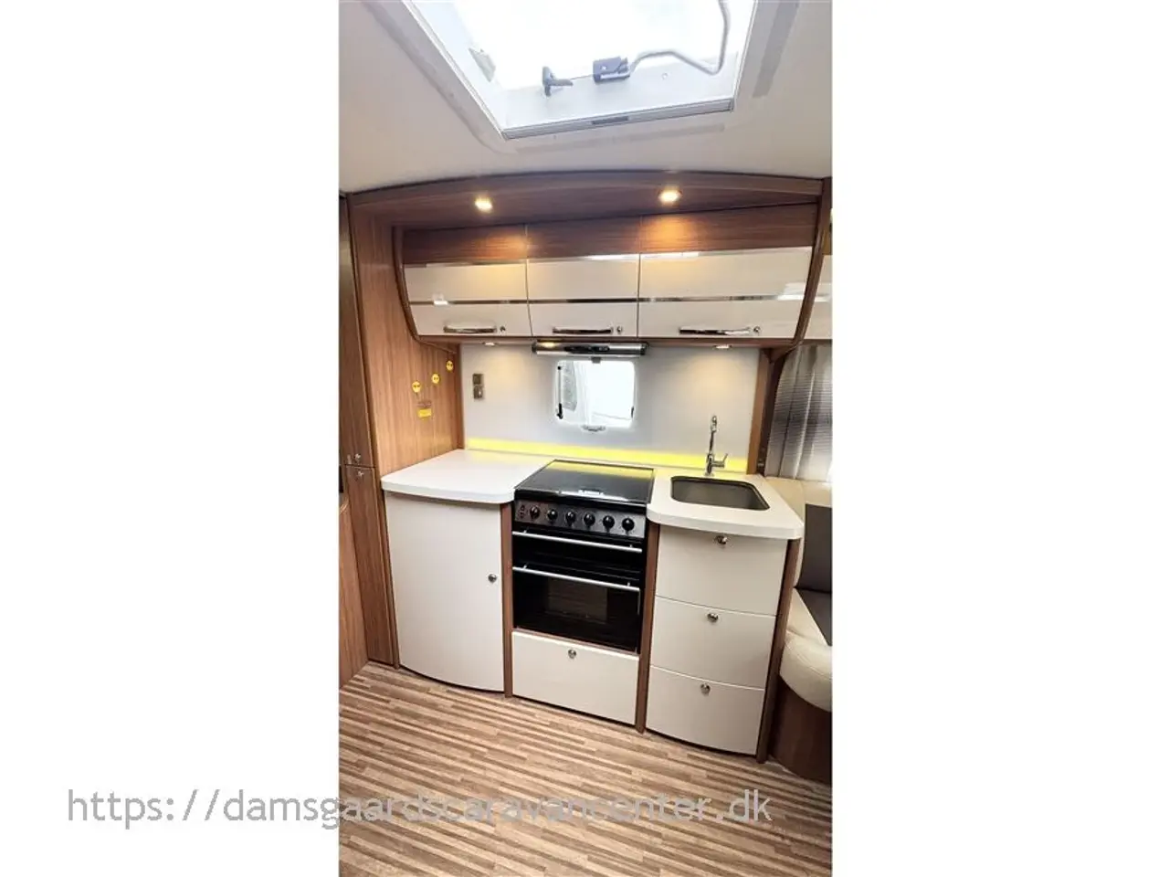 Billede 10 - 2015 - Adria Alpina 613 UT Alde Centralvarme Enkeltsenge-Alde-Gulvtemp.-Endebad-Mover