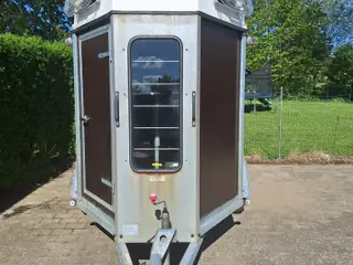 Hestetrailer udlejes 8740
