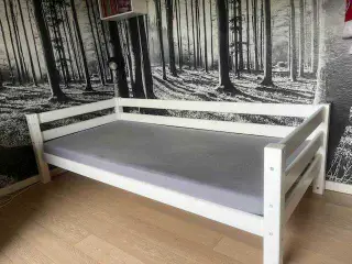 2 stk hoppekids junior senge.