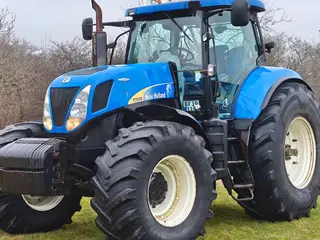 New Holland T7070 AutoCommand