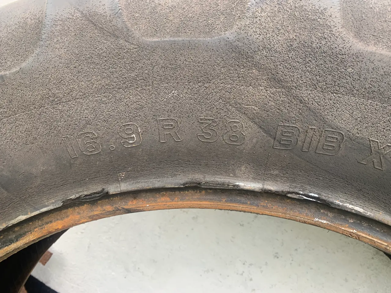 Billede 1 - 16.9 R 38 Traktordæk