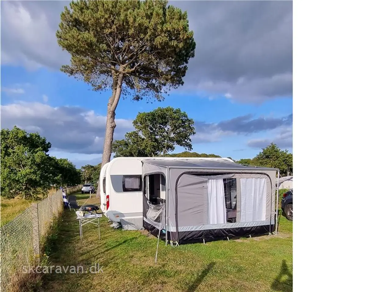 Billede 3 - 2017 - Hobby De Luxe Edition 495 UL Pæn og velholdt campingvogn