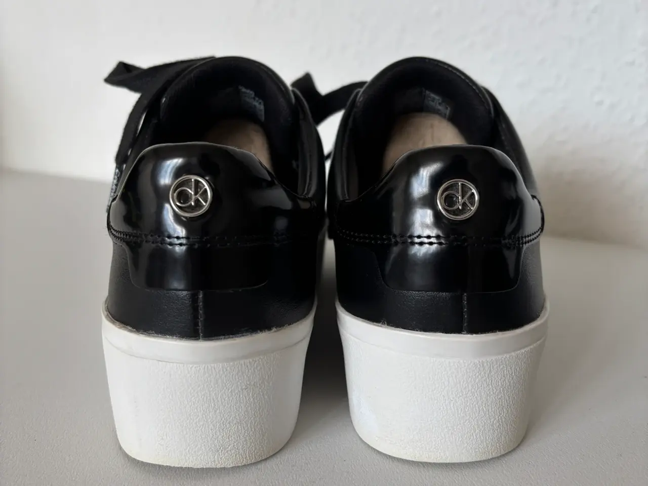 Billede 7 - Calvin Klein Flatform læder sneakers – Sort/Hvid –