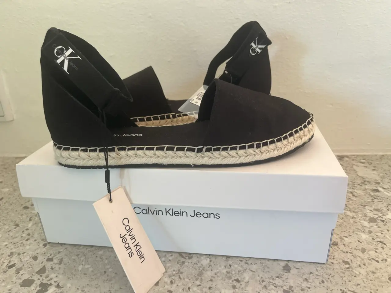 Billede 1 - Calvin Klein sandaler 