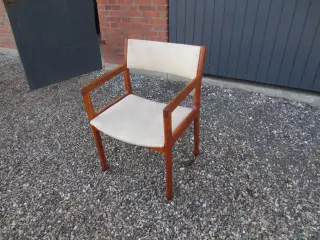 1 stk Armstol i Teaktræ