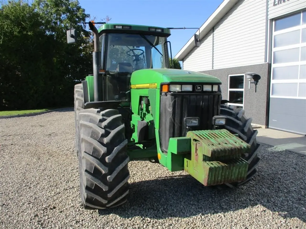 Billede 13 - John Deere 8300 Pæn regulær traktor med rigtig gode dæk på.