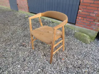 1 stk Armstol med Buet ryg og stof Teaktræ