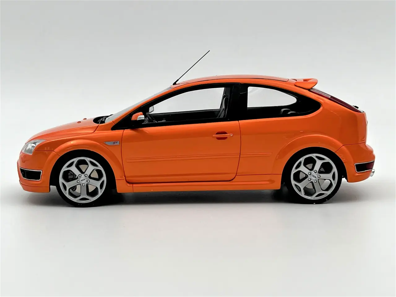 Billede 3 - 2006 Ford Focus ST 2,5 Mk 2 1:18
