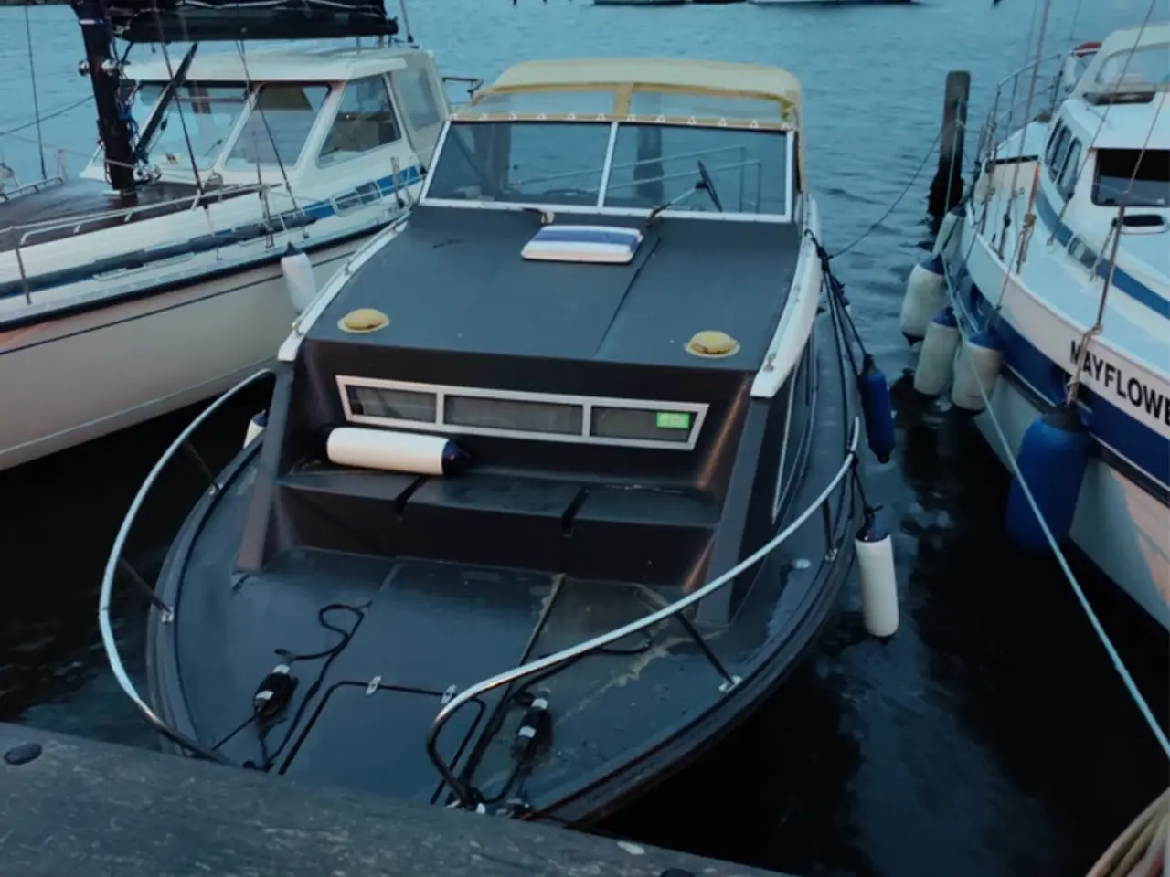 Billede 2 - Fjord 24 Attaché – Klassisk kvalitetsmotorbåd med 