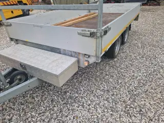 Eduard 3318 Trailer