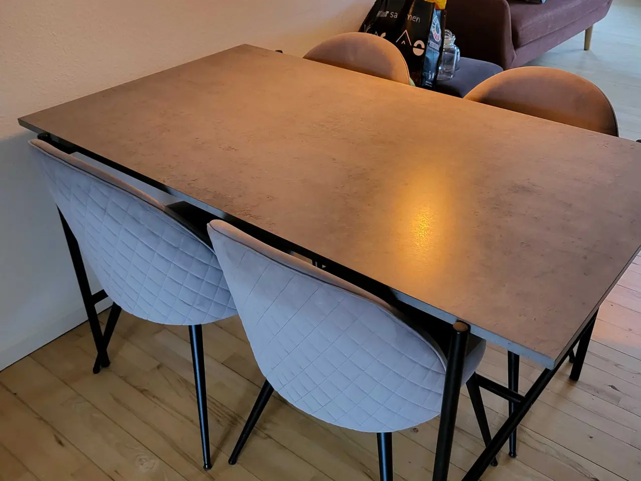 Billede 2 - Spisebordssæt +sidebord. 