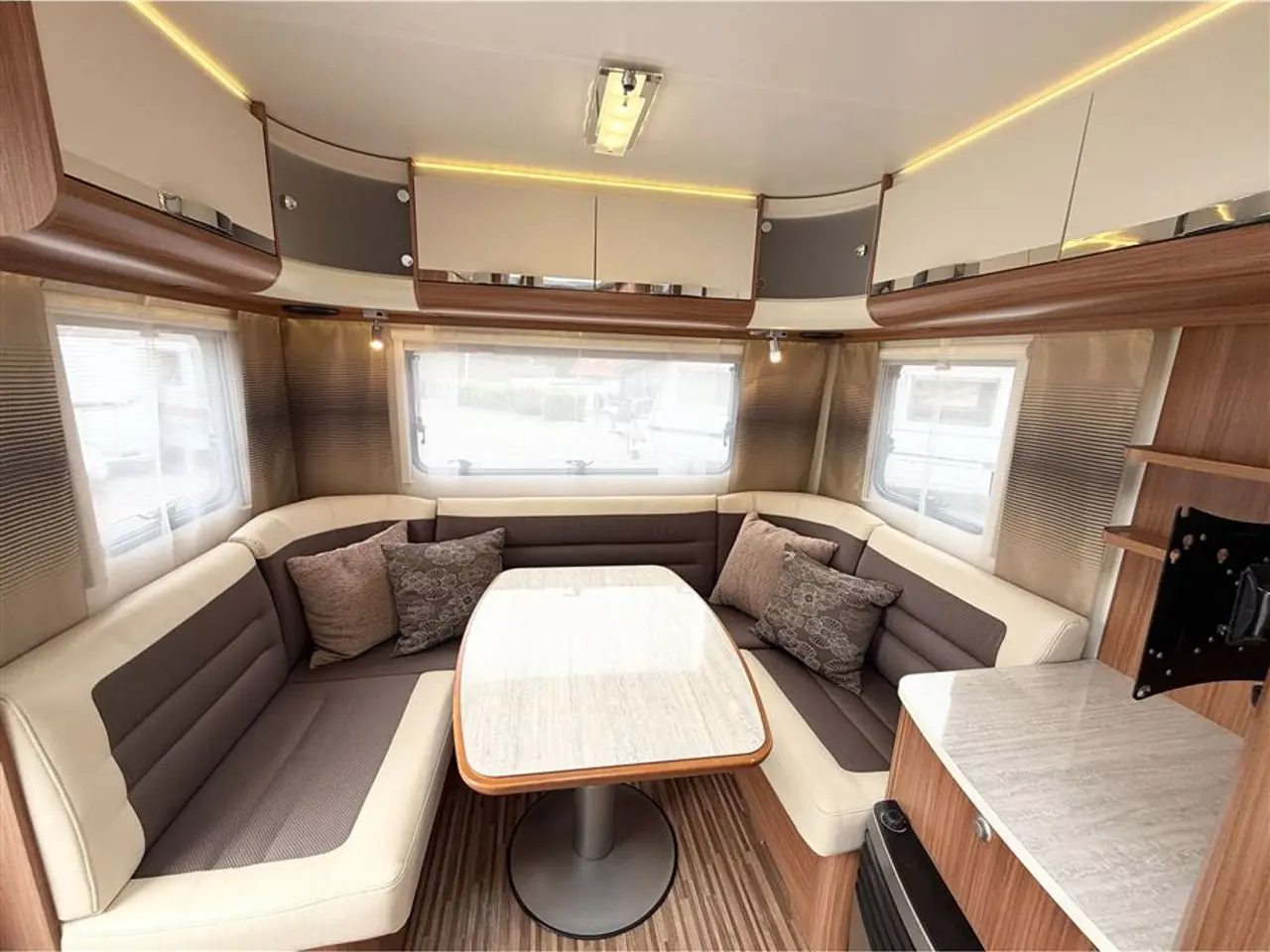 Billede 8 - 2014 - Adria Adora 472 LU Enkeltsenge-Lamel-Gulvtemp.-Mover-Aircon-Telt