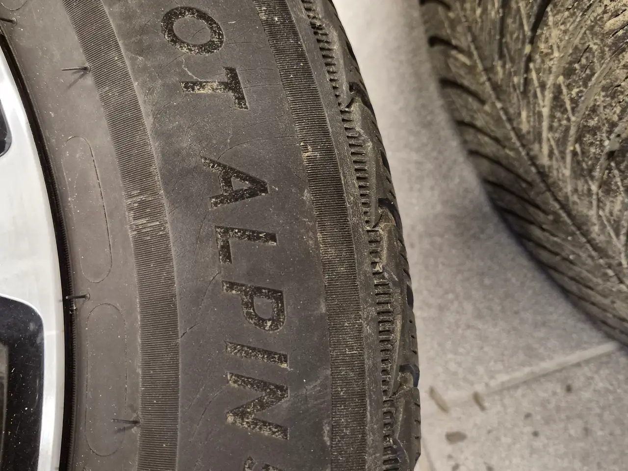 Billede 3 - Vinterdæk på fælge 235/60 R 18