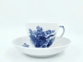 Blå Blomst Svejfet Kaffekop nr. 10-1549. sortering 2