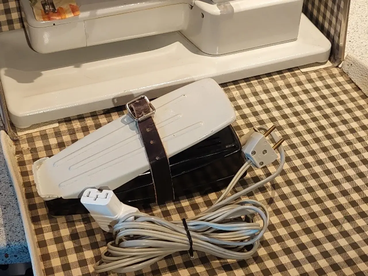 Billede 6 - PFAFF SYMASKINE MODEL 97 !