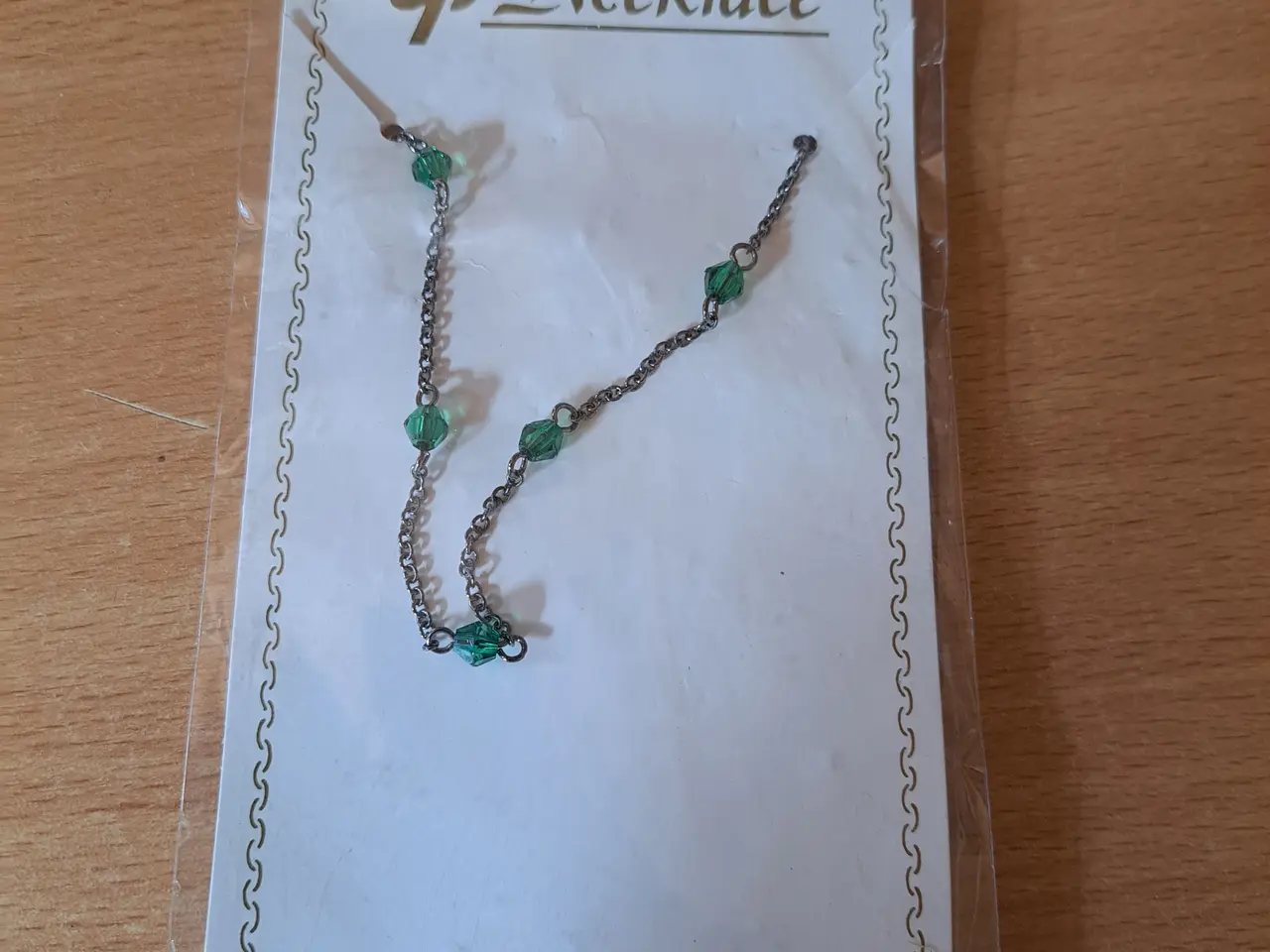 Billede 1 - Halskæde med grønne perler