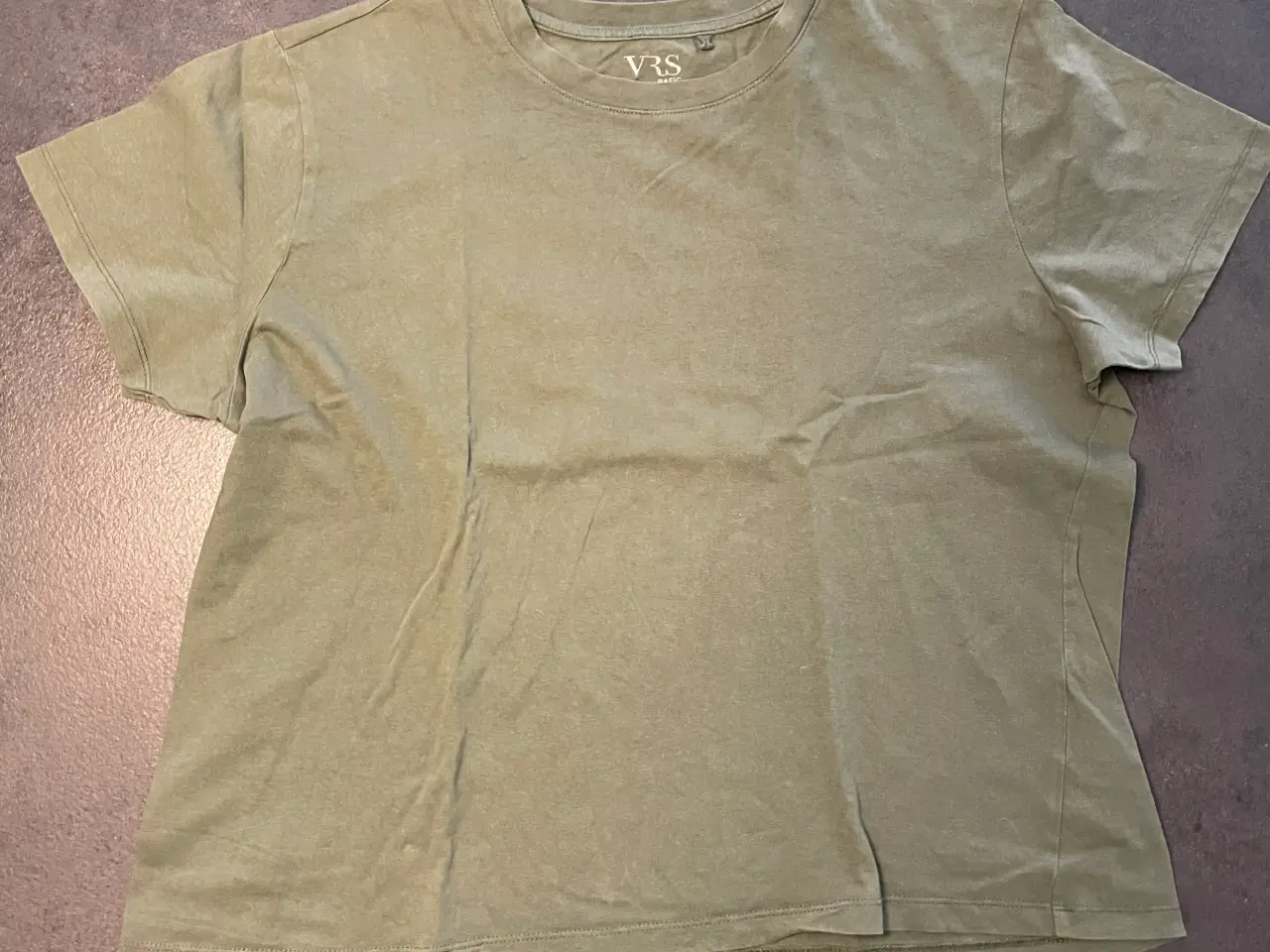Billede 4 - T-shirts og nattøj str. XL.