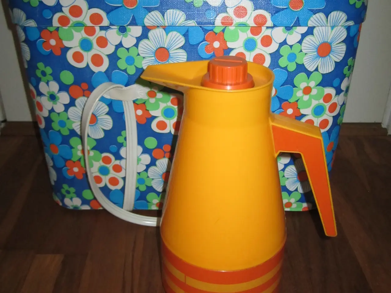 Billede 1 - BYD. RETRO KØLETASKE & ORANGE KAFFEKANDE. 