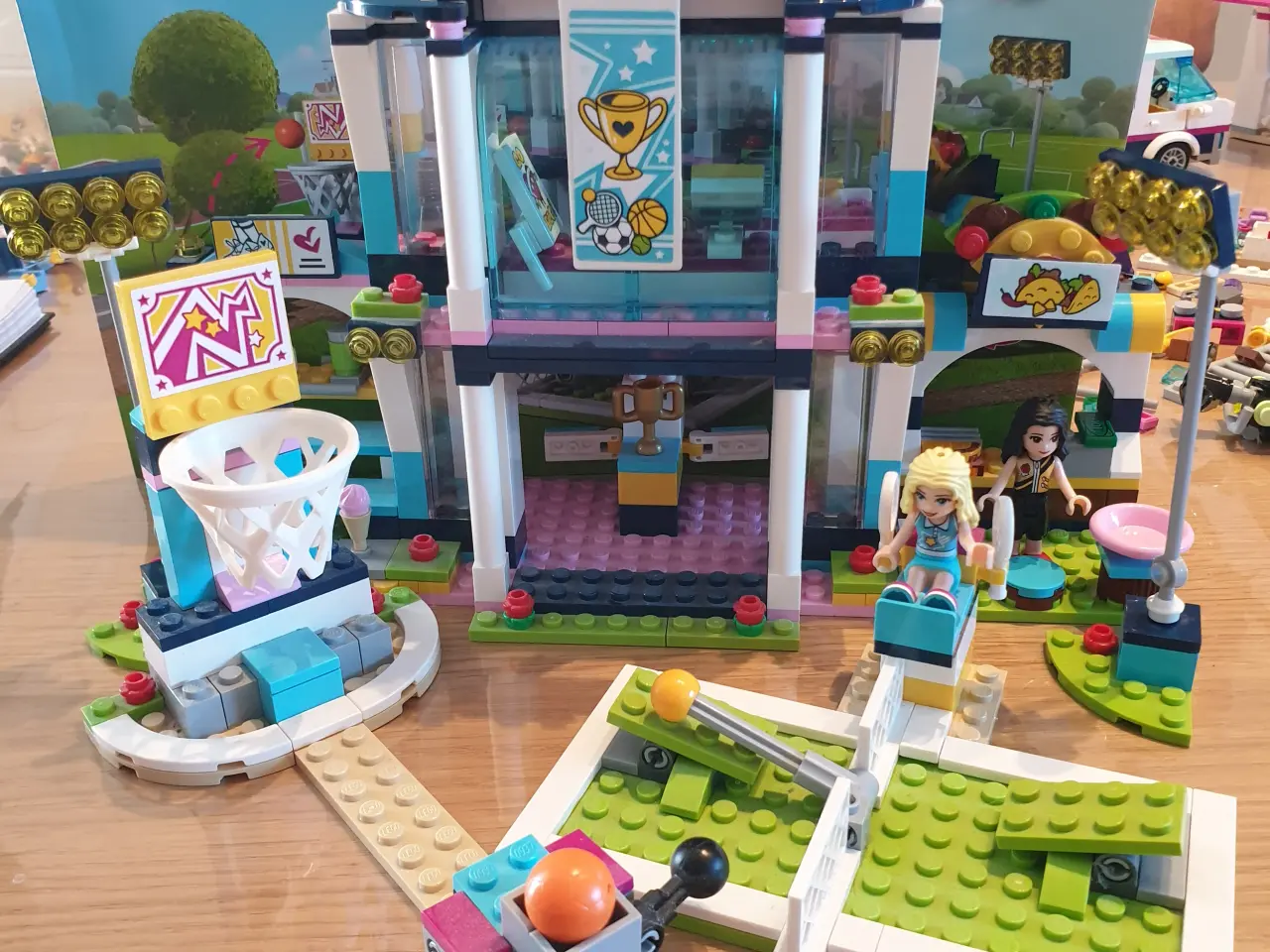 Billede 5 - Lego Friends, 41338 - Stephanies sportsarena