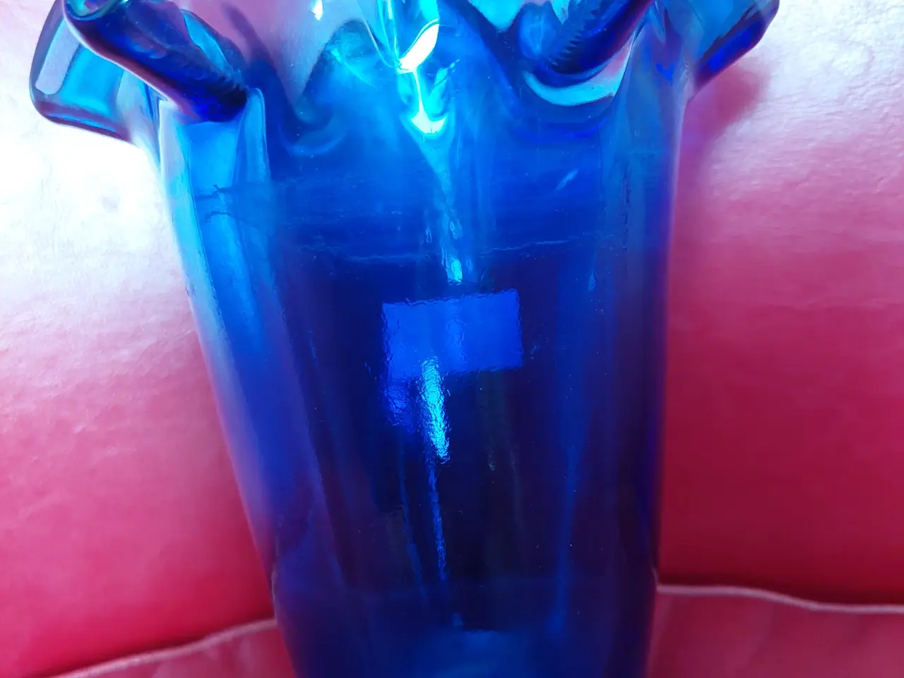 Billede 2 -  glas vase med bølge kant