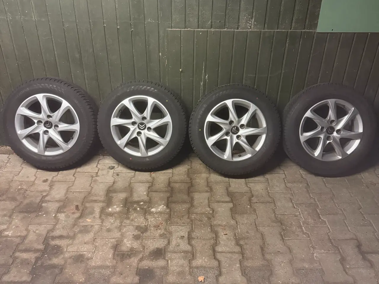 Billede 1 - Originale C3 III Snowproof vinterdæk med alu