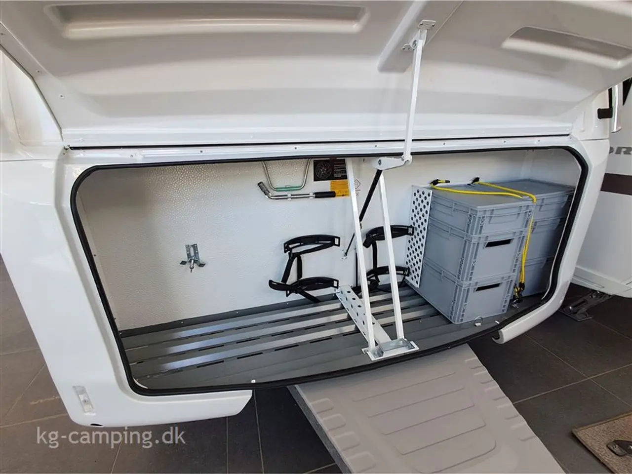 Billede 12 - 2026 - Adria Adora 522 UP Denne flotte vogn er med TRUMA Combi 6 E gas og el-varme