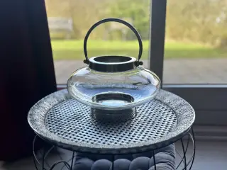 Oval glaslanterne i okay stand
