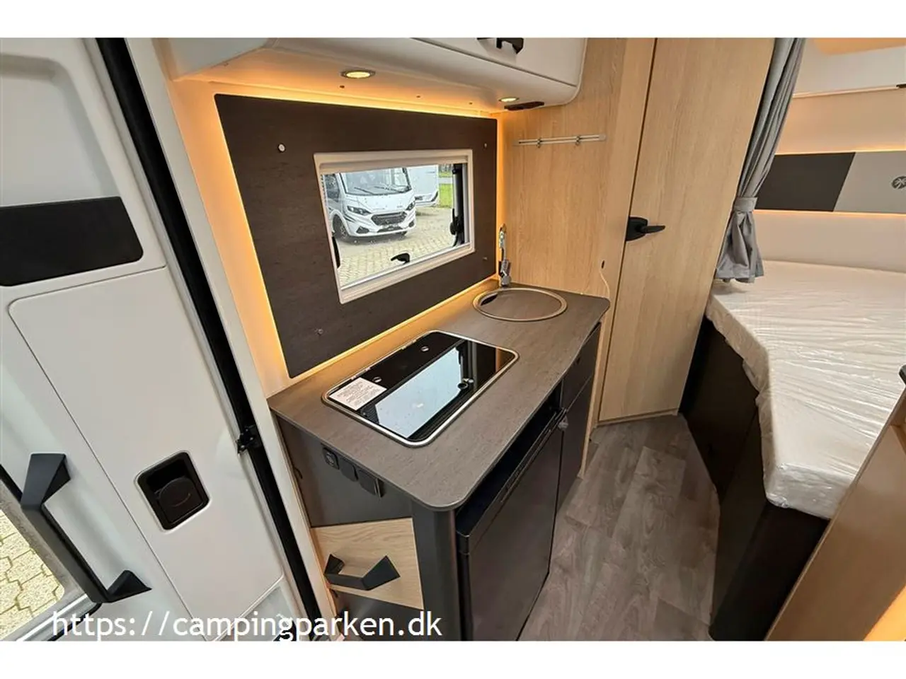 Billede 6 - 2027 - SunLight T 58 Adventure Edition Super lækker, kort autocamper under 6 m og automatgear - kom nemt omkring!